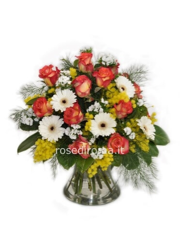 Bouquet di fiori piccolo con mimosa e fiori assortiti (diametro 20 cm)
